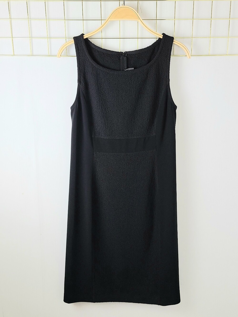 St. John Caviar Black Wool Blend Sleeveless Santana Knit Sheath Dress